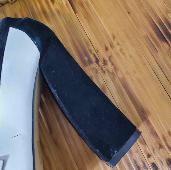 Shellys  London - Picture 2 of 13